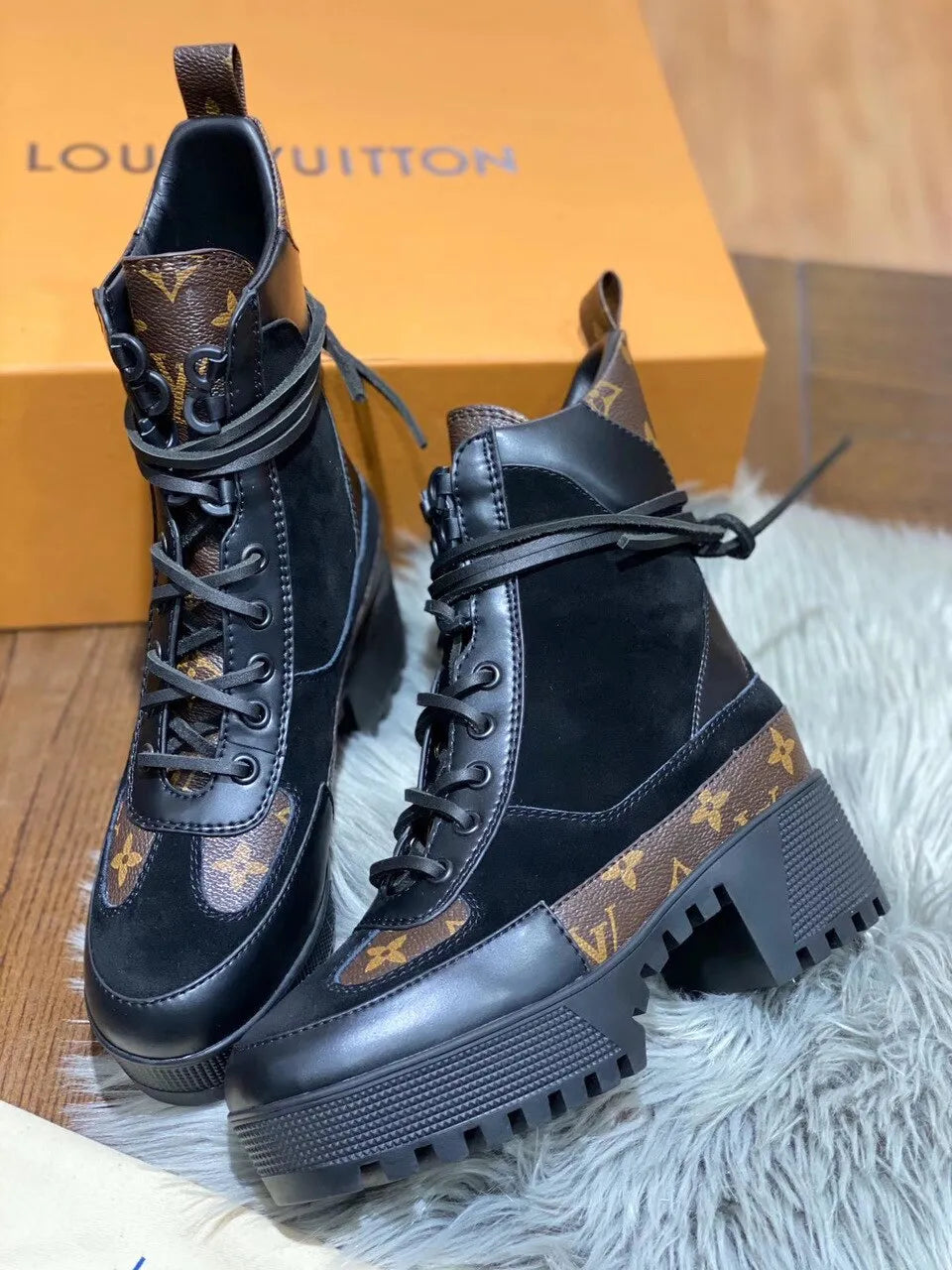 Black Patent Desert Boot C8170