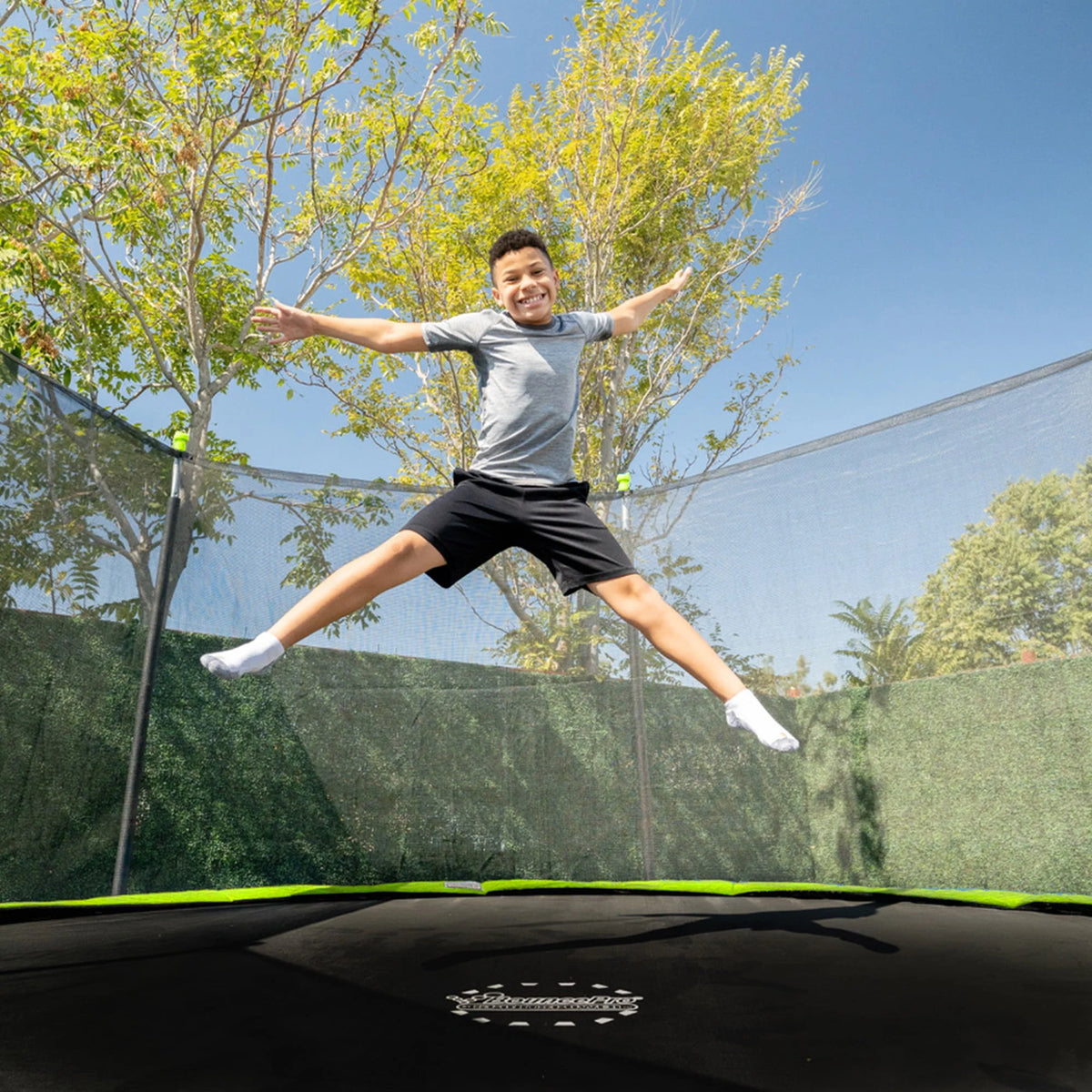 14ft Trampoline with Enclosure R2583