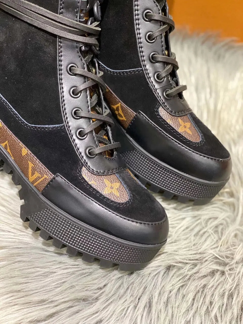 Black Patent Desert Boot C8170
