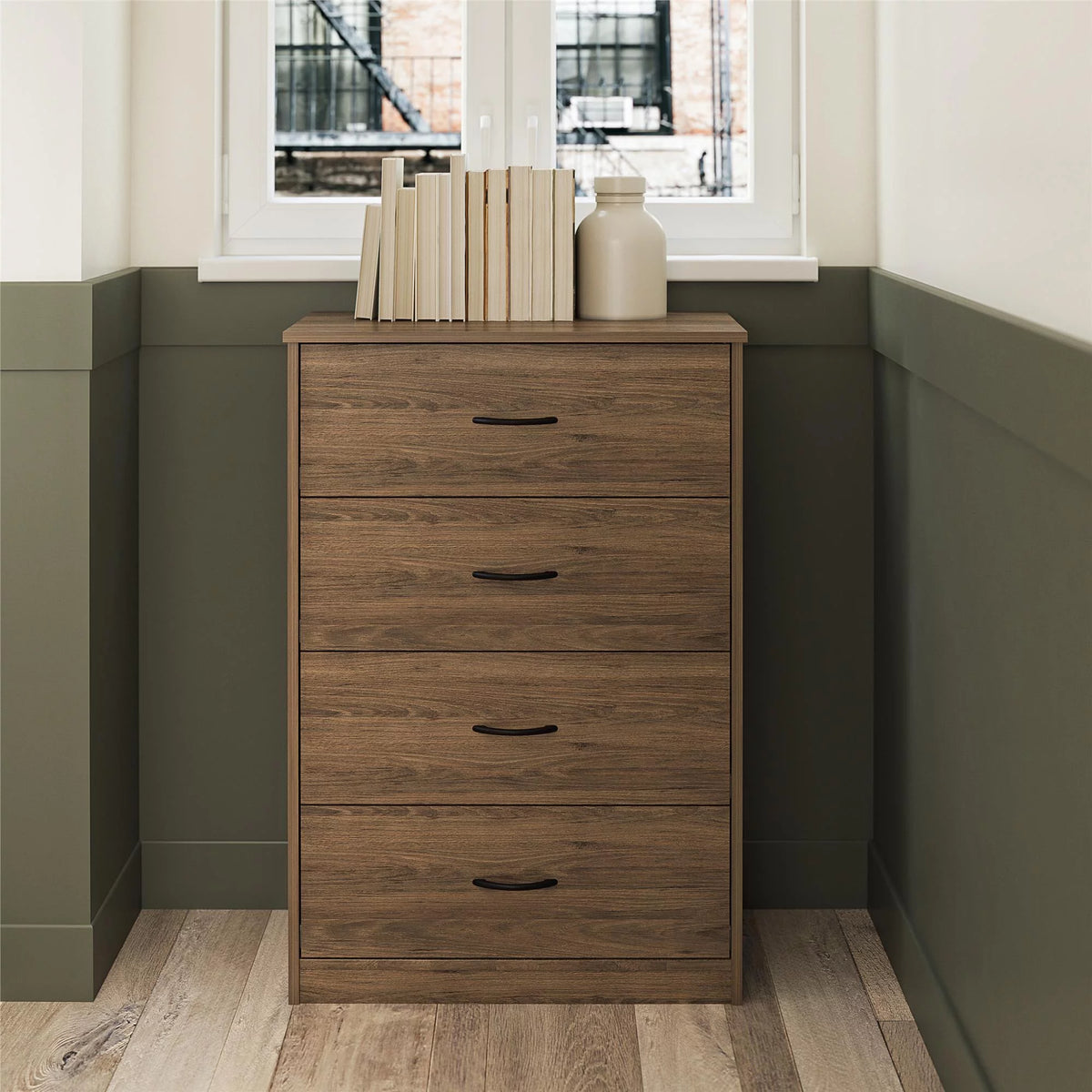 Black Oak 4 Drawer Dresser O17028