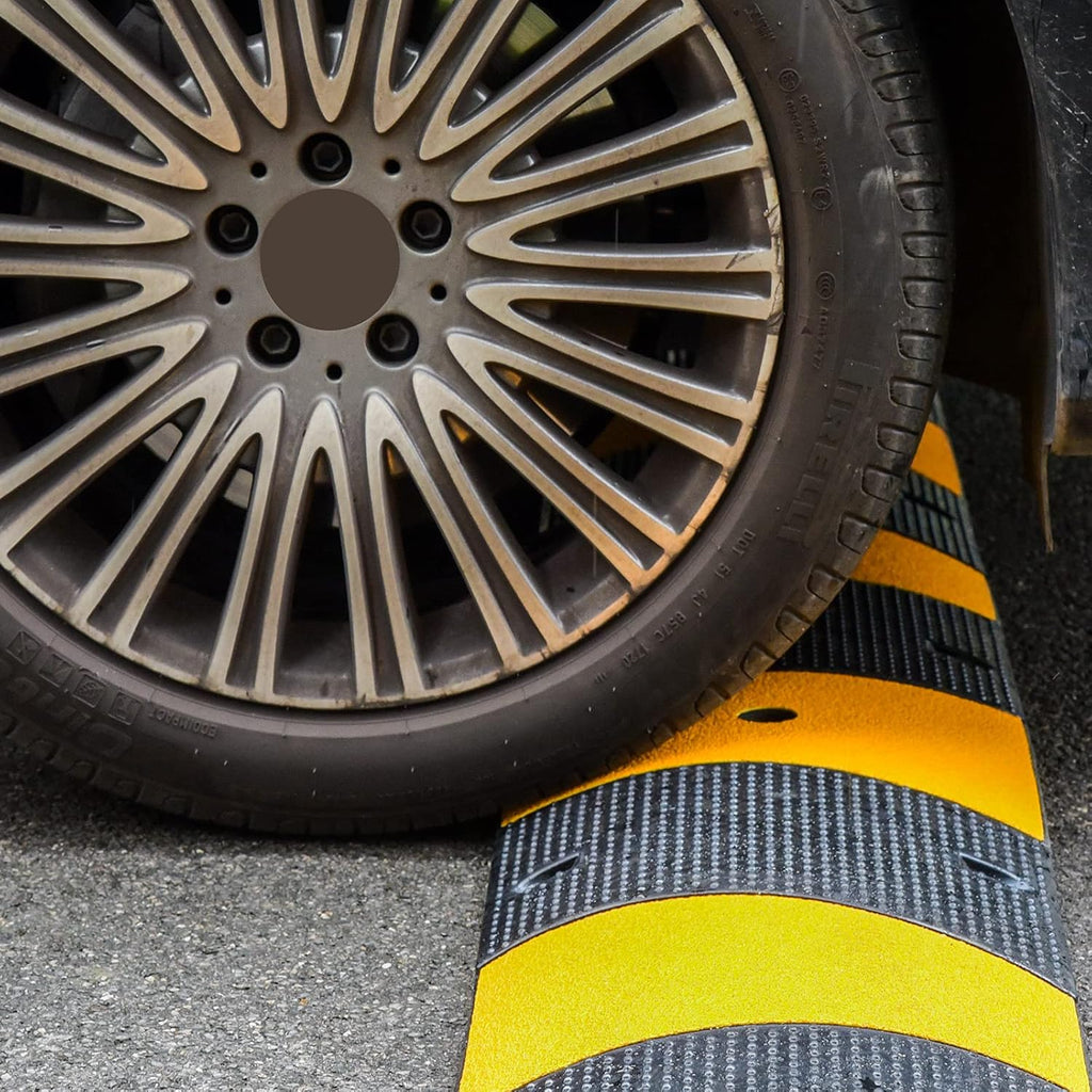 6FT Rubber Modular Speed Bump with 4 Bolts Q618347