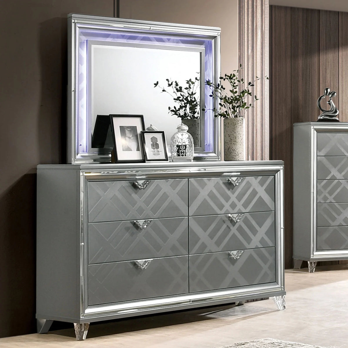 Silver Eastern King Size 5pc Bedroom Set with LED Dresser Mirror Nightstands K8785